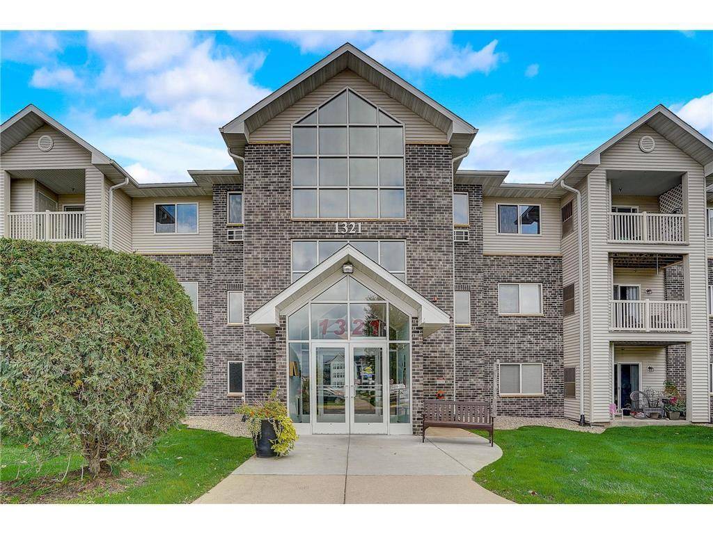 1321 Lake DR W #226, Chanhassen, MN 55317