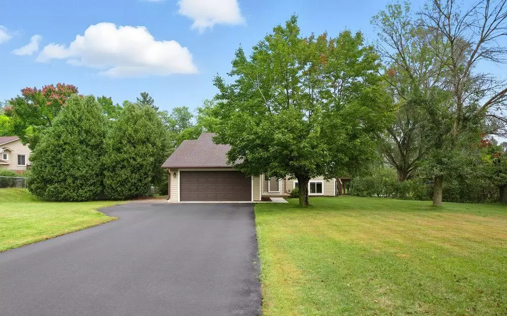 Eden Prairie, MN 55347,10179 Englewood DR