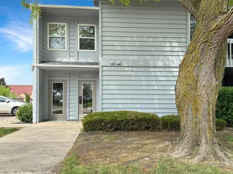 Fairmont, MN 56031,232 S Dewey ST #105