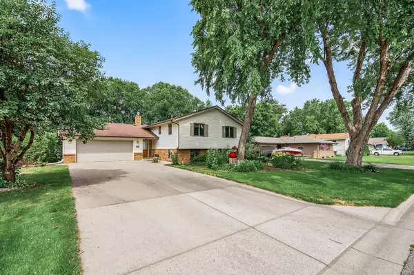 Mounds View, MN 55112,5125 Irondale RD