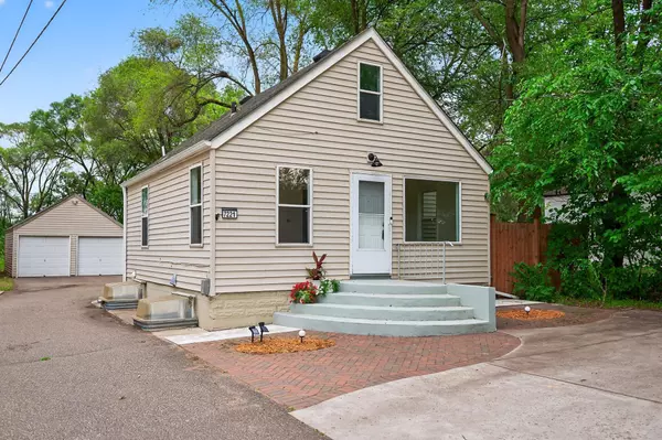 7221 E River RD, Fridley, MN 55432