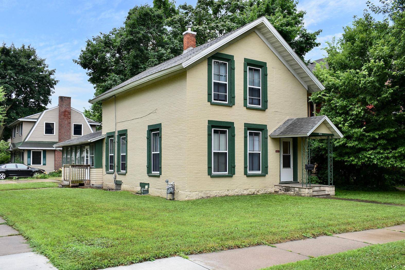 Winona, MN 55987,403 W Broadway ST