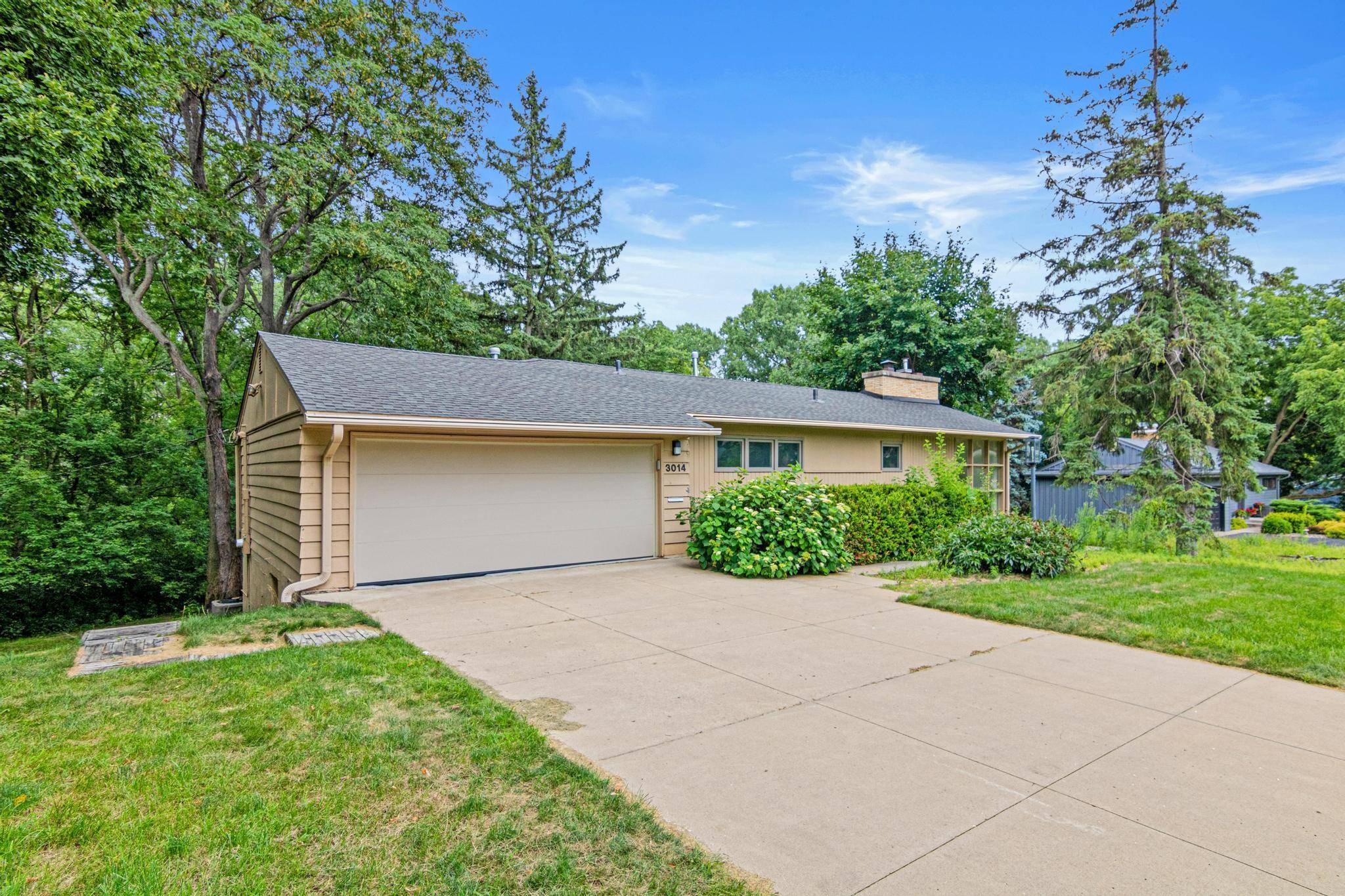 Golden Valley, MN 55422,3014 Kyle AVE N