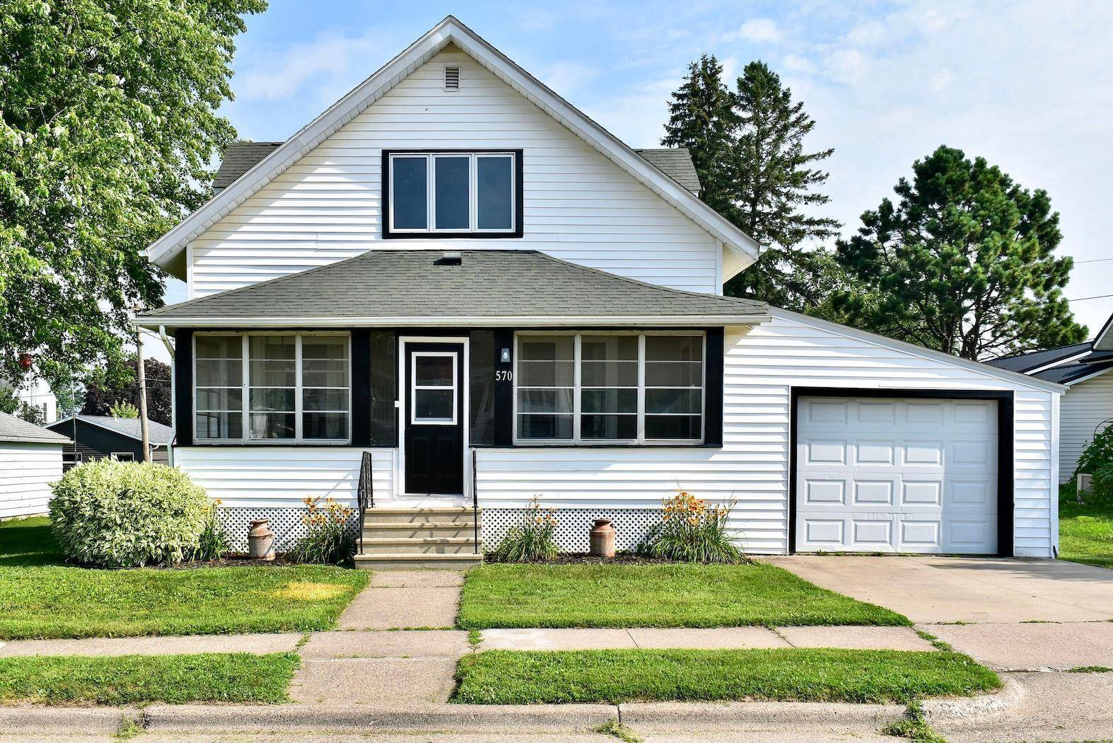 570 Harrison ST, Lewiston, MN 55952