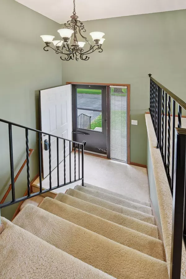 Eden Prairie, MN 55347,14396 Sorrel WAY