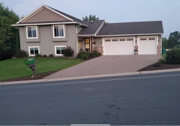 822 Deer PATH, Montgomery, MN 56069