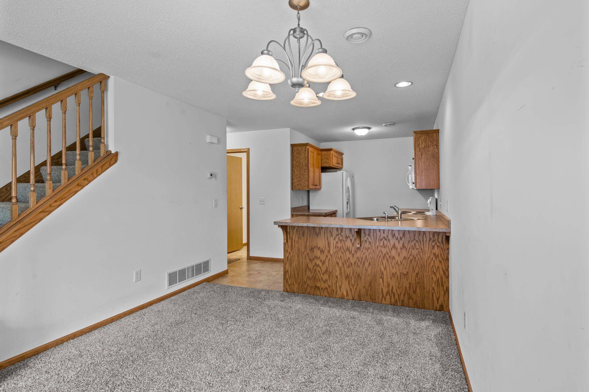 Cambridge, MN 55008,301 Roosevelt ST S #G