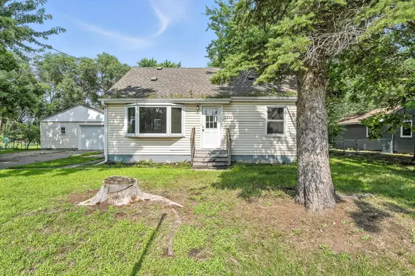 5660 Elmhurst AVE, Crystal, MN 55428