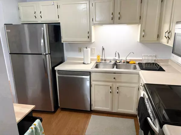 Burnsville, MN 55337,1800 Riverwood DR #110