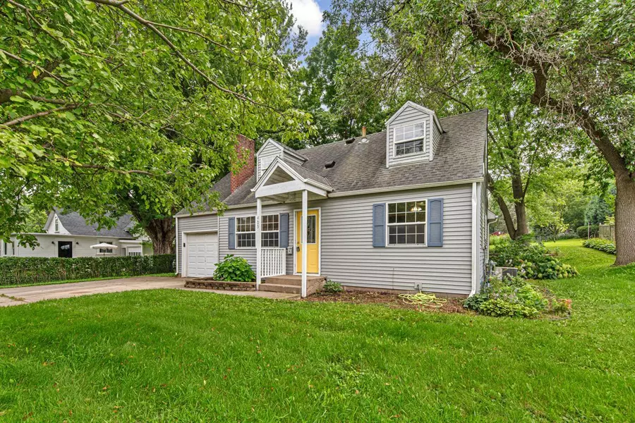 409 Greenvale AVE W, Northfield, MN 55057