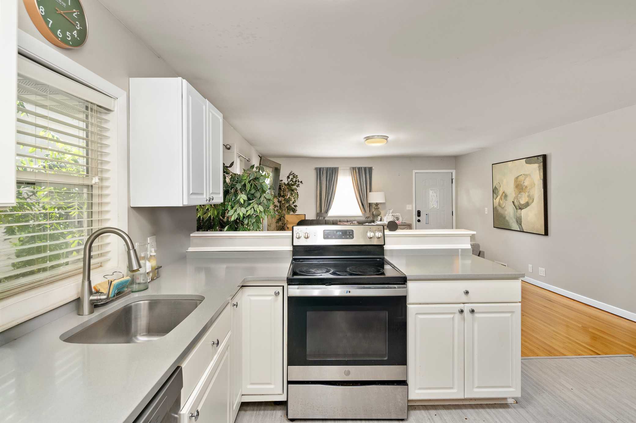 Robbinsdale, MN 55422,2622 Mcnair DR N