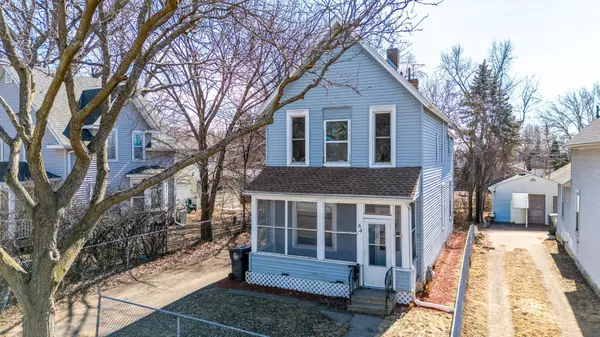 64 Front AVE, Saint Paul, MN 55117