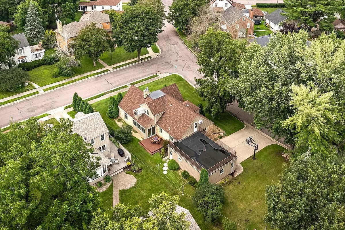 Faribault, MN 55021,605 5th AVE SW
