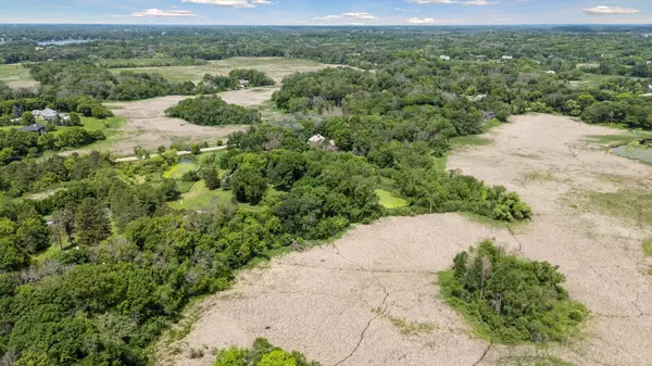 Wayzata, MN 55391,940 S Brown RD