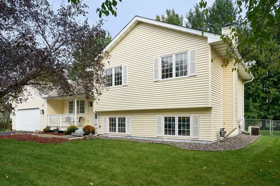 520 Heights RD NW, Saint Michael, MN 55376