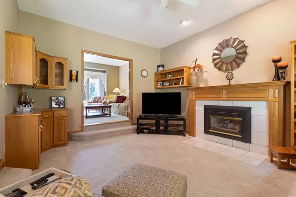Maple Grove, MN 55311,8463 Zanzibar LN N