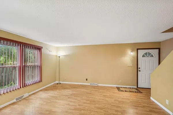 Saint Paul, MN 55106,990 Omaban ST