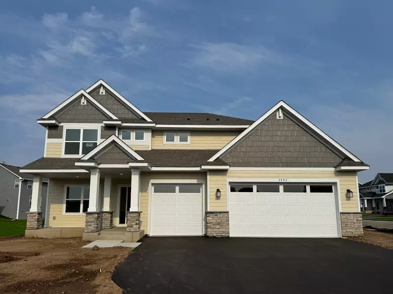 2492 Tyrone DR, Shakopee, MN 55379