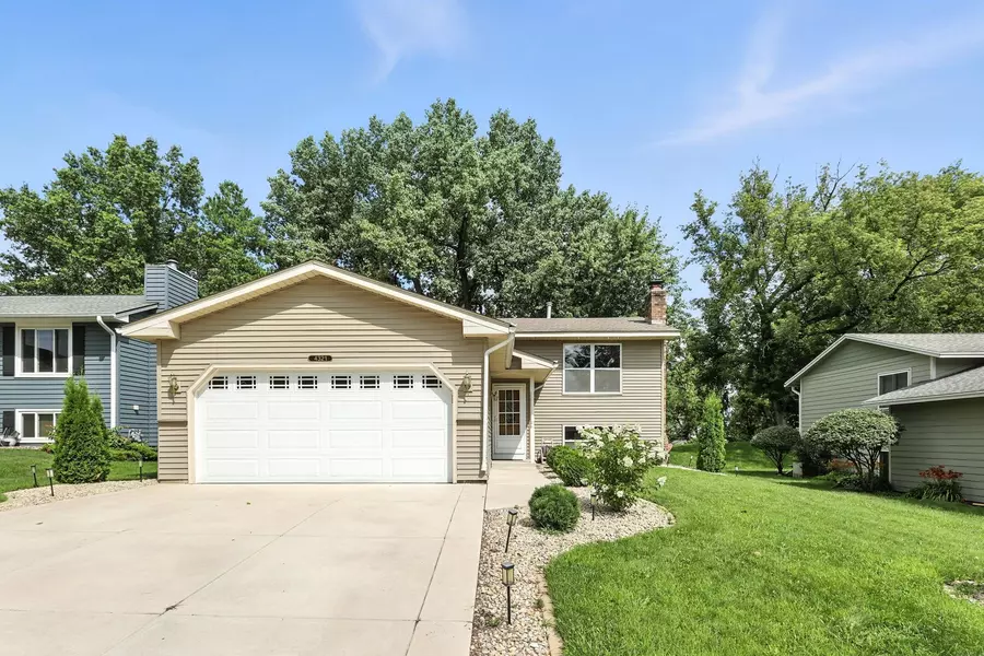 4321 Trenton TRL, Eagan, MN 55123