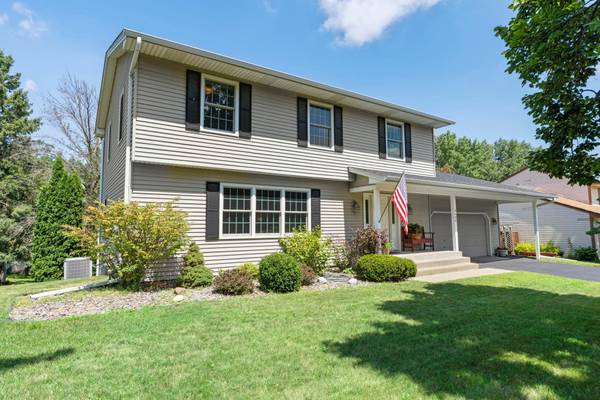 4466 Victoria ST N, Shoreview, MN 55126