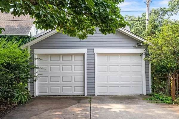 Saint Paul, MN 55102,520 Holly AVE