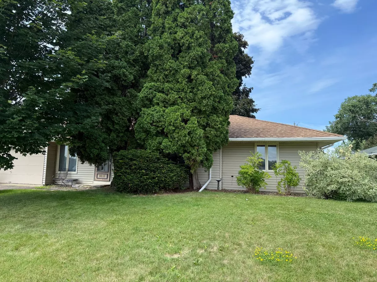 Bloomington, MN 55420,9818 11th AVE S