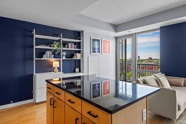 Minneapolis, MN 55404,929 Portland AVE #1010