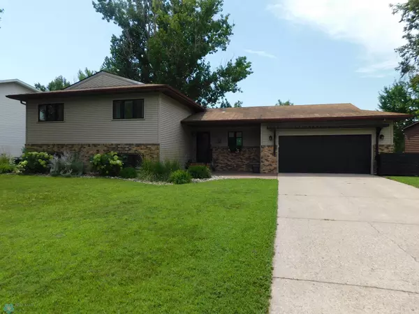 Fargo, ND 58103,48 Prairiewood DR S