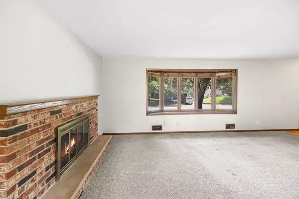 Bloomington, MN 55437,10548 Johnson RD