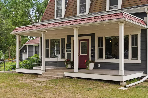 New Richmond, WI 54017,114 E 6th ST
