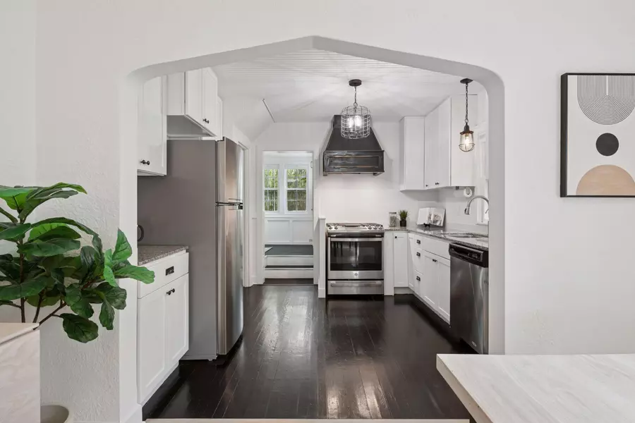 3937 Ewing AVE S, Minneapolis, MN 55410