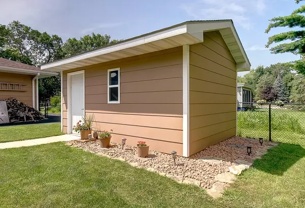 Northfield, MN 55057,1011 Maple ST S