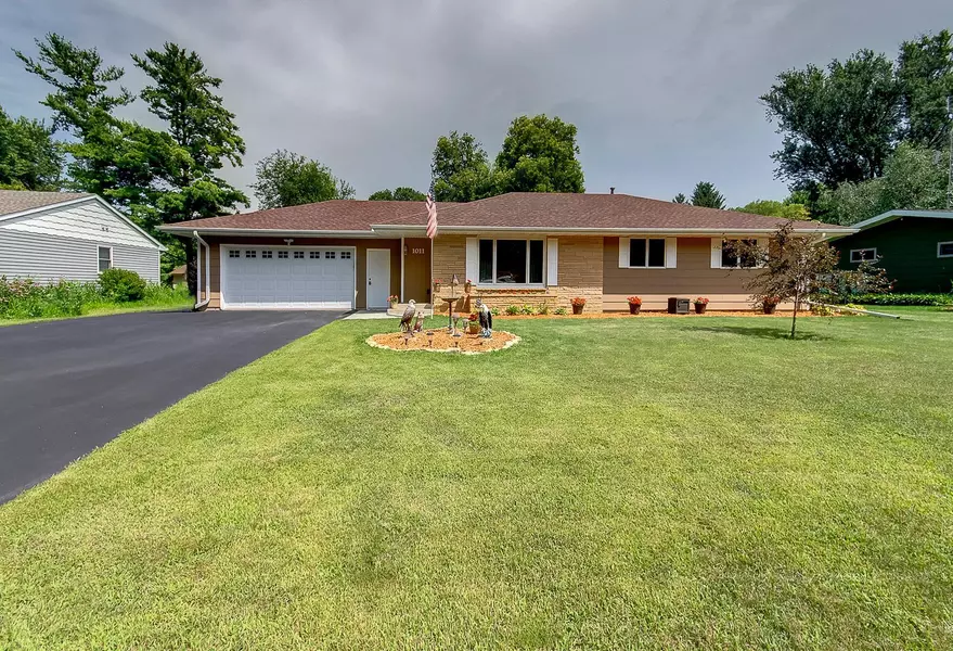 1011 Maple ST S, Northfield, MN 55057