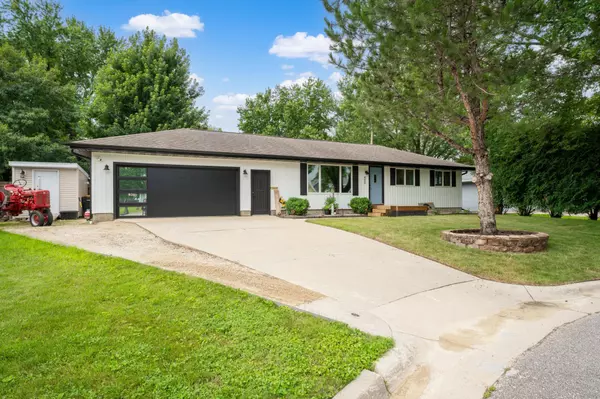 Stewartville, MN 55976,400 Sunset CT NE