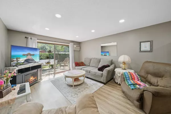 New Richmond, WI 54017,910 E 6th ST #2A