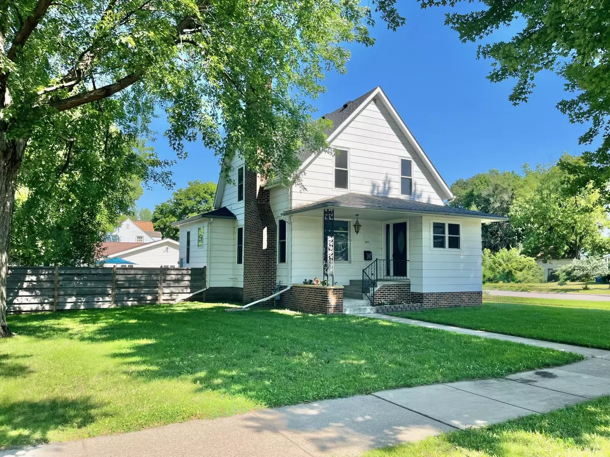 Marshall, MN 56258,207 N 5th ST