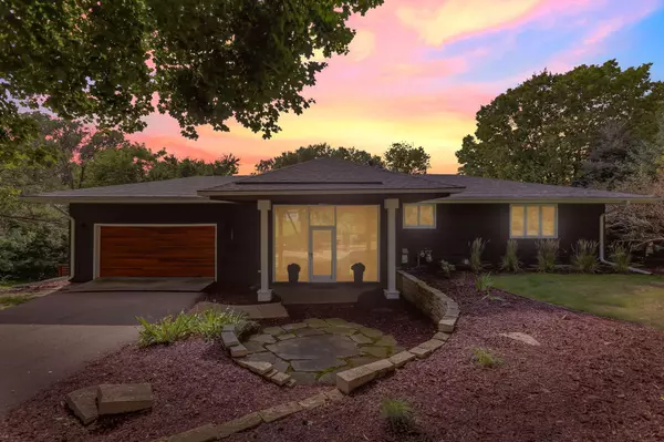 323 Burntside DR, Golden Valley, MN 55422