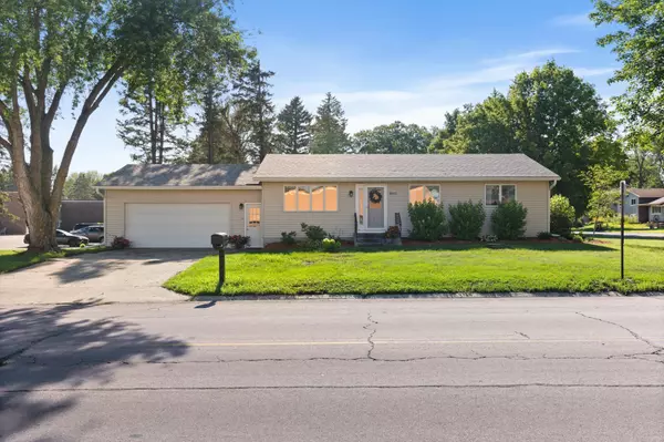 1304 Prairie AVE SW, Faribault, MN 55021