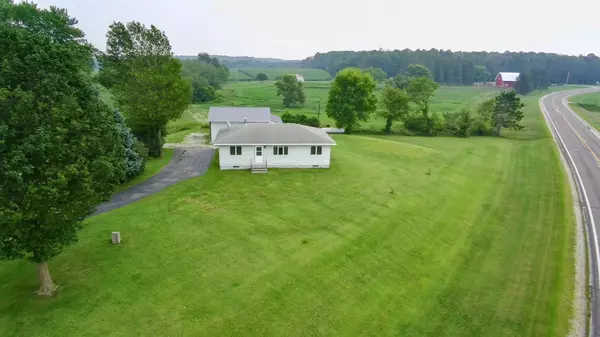 7320 90th ST SE, Stewartville, MN 55976