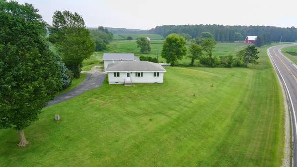 7320 90th ST SE, Stewartville, MN 55976