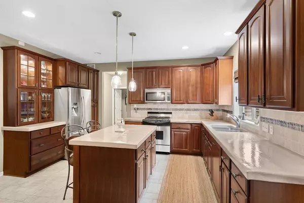 Eden Prairie, MN 55347,9750 Belmont LN