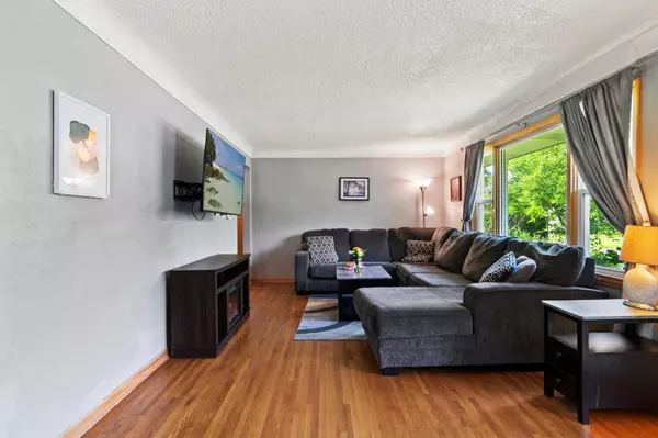 Saint Paul, MN 55106,1750 7th ST E