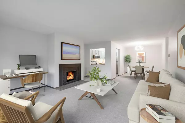 Minnetonka, MN 55305,10311 Cedar Lake RD #313