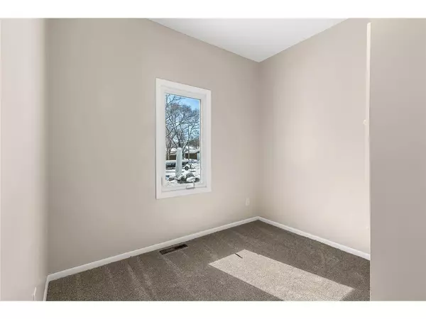 Saint Cloud, MN 56303,209 29th AVE N