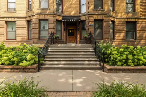 Saint Paul, MN 55102,305 Dayton AVE #7