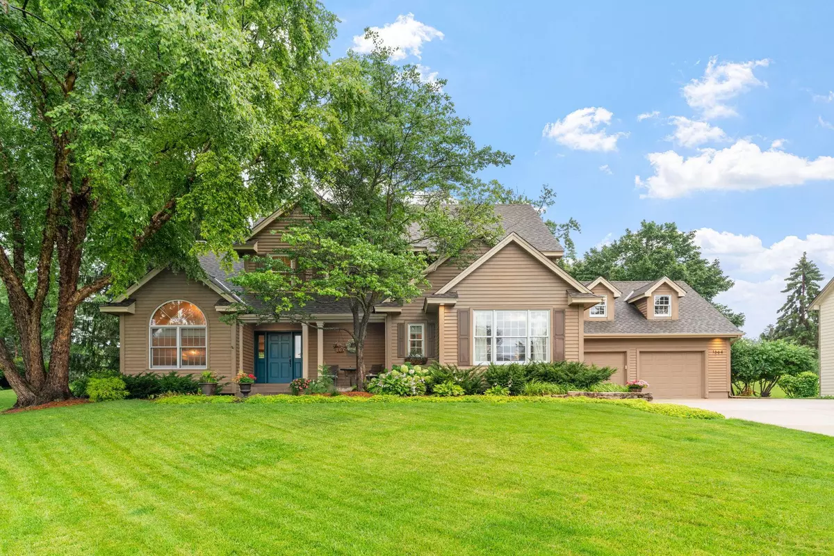 Mendota Heights, MN 55118,1564 Park CIR