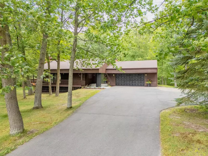 3711 Golf Course RD, Cohasset, MN 55744