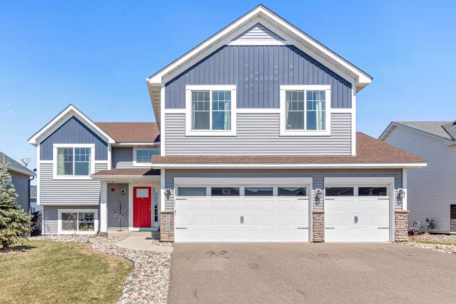 17839 Essex LN, Lakeville, MN 55044
