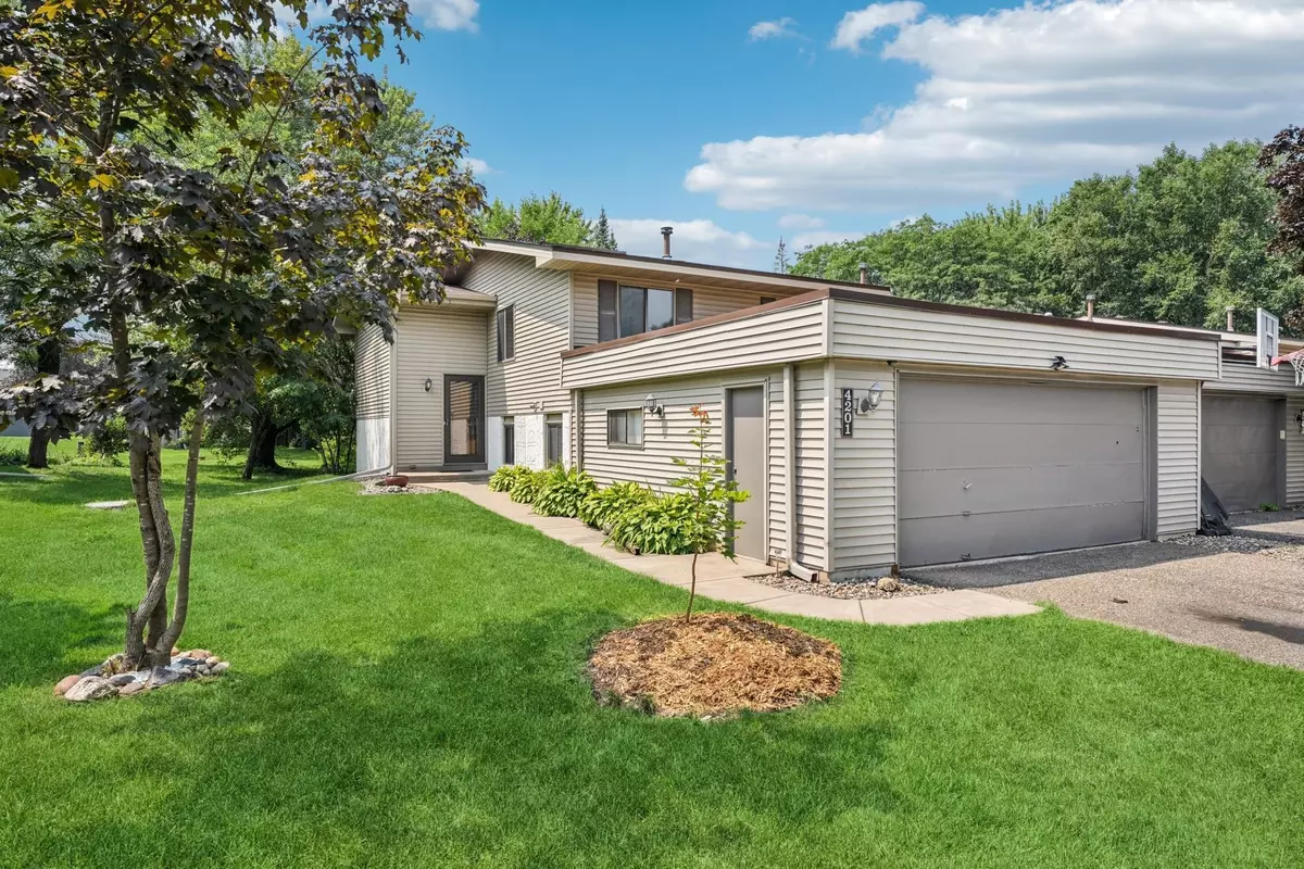 Shoreview, MN 55126,4201 Shirlee LN N