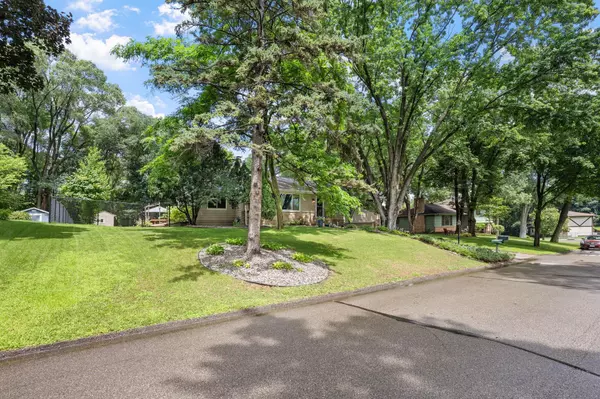 Minnetonka, MN 55345,14408 Moonlight Hill RD